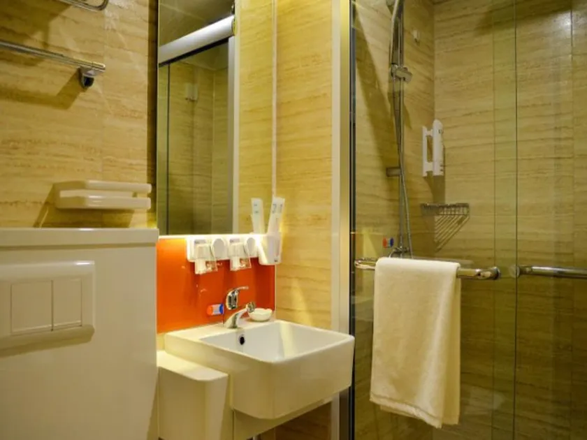 7 Days Premium Yinchuan Train Station Branch Hotel - Image 1