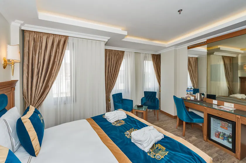 Byzantium Comfort Hotel - Image 1