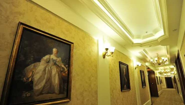 Comfortable Hotel - Image 1