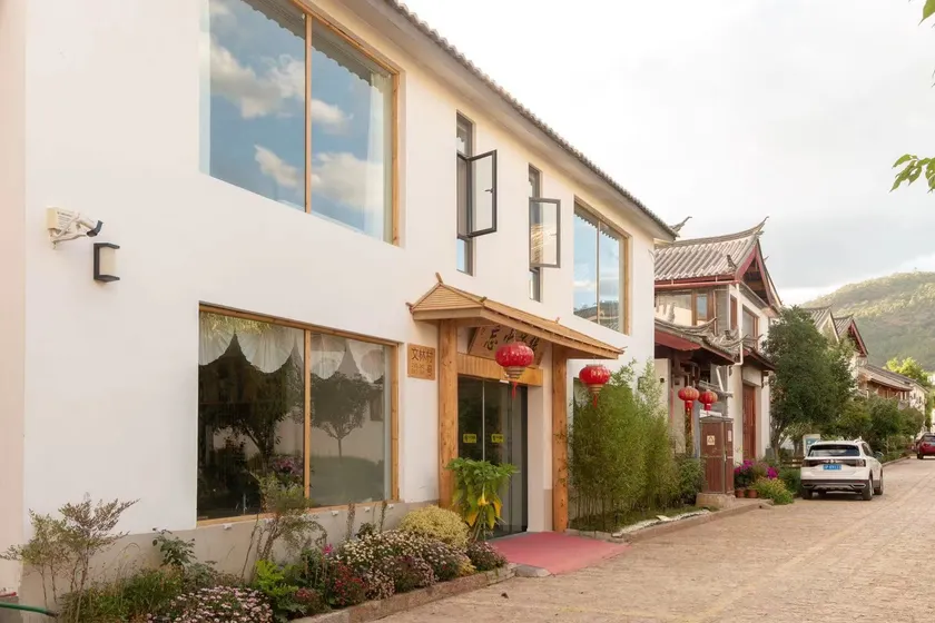 Wangchen Duyuan Slow Life Luxury B&B with Scenic Views (Lijiang Old Town Branch) - Image 1
