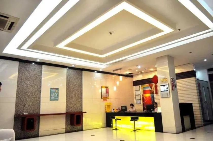 Jingling Hotel - Image 1