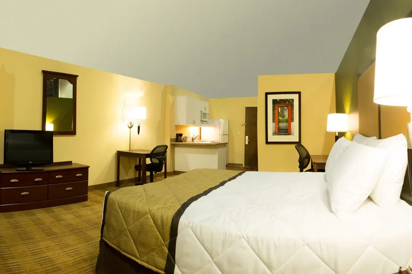 Baymont By Wyndham Auburn Hills South - Image 1