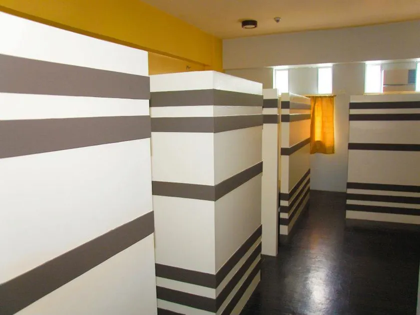 BP International Hotel by ZEN Rooms - Image 1