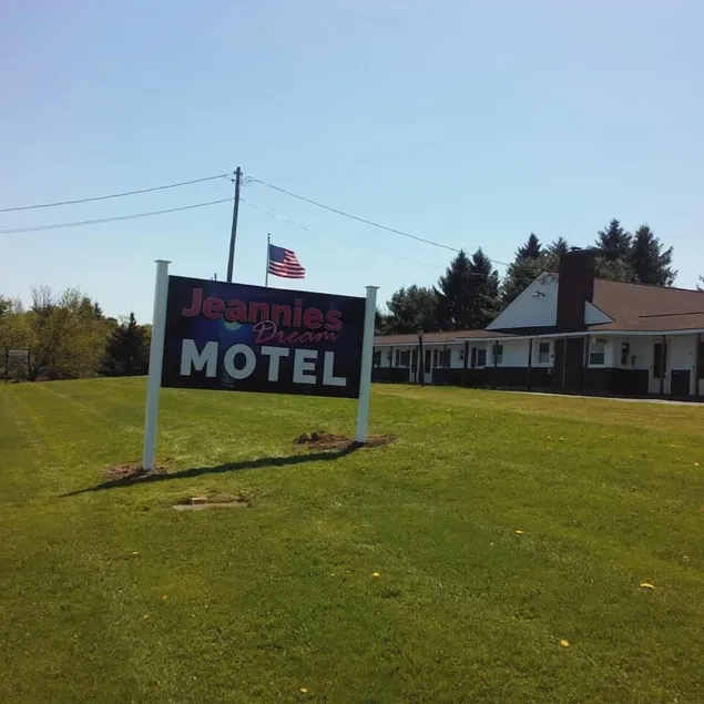 Jeannies Dream Motel - Image 1