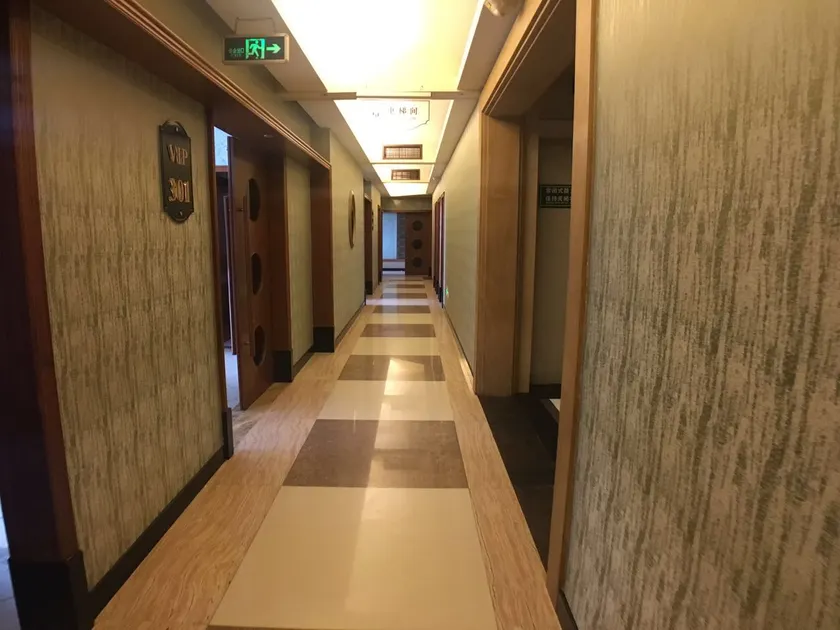 Nandu Harbour Hotel - Image 1