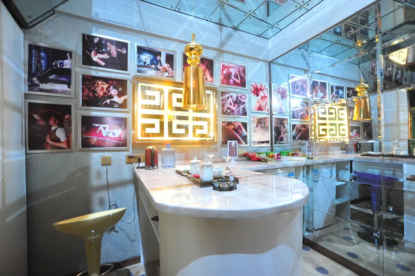 Yiya Sunshine Hotel - Image 1