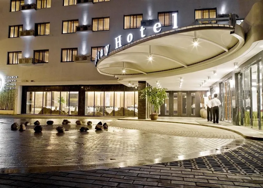 Zhangjiagang  Newstay Hotel - Image 1