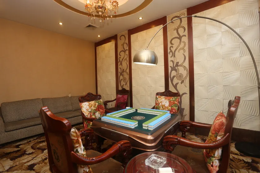 Junyue Holiday Hotel - Image 1