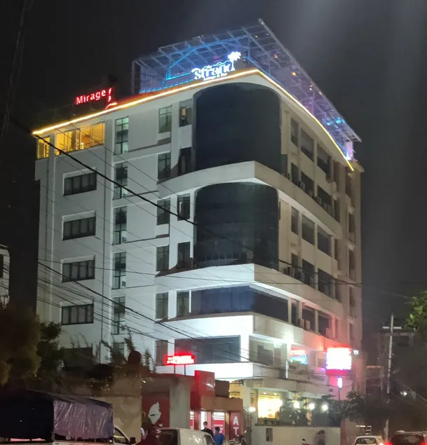 Hotel Mirage Regency - Image 1