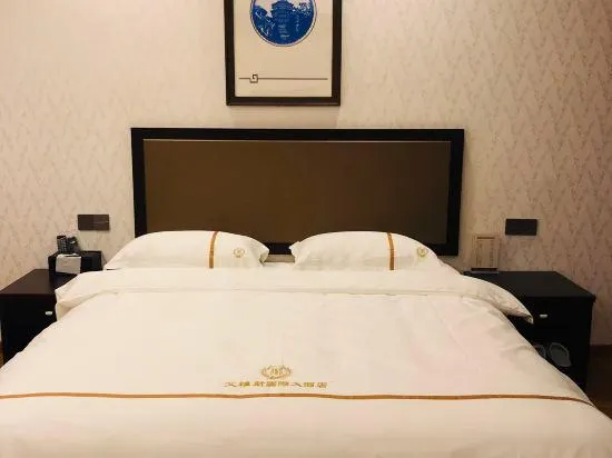 Avis International Hotel - Image 1