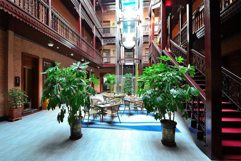 Baroque Hotel (Zhonghua Baroque Branch) - Image 1