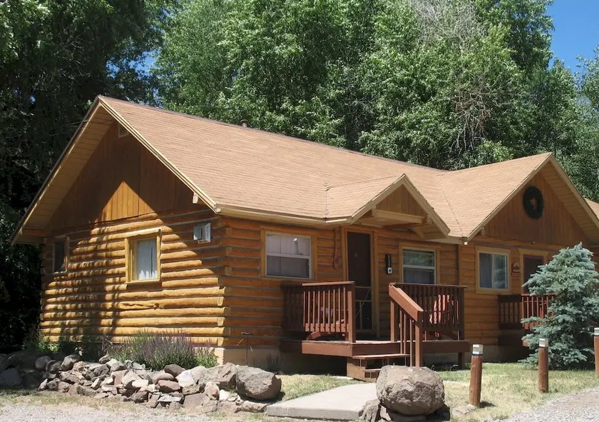 Ute Bluff Lodge, Cabins & RV Park - Image 1