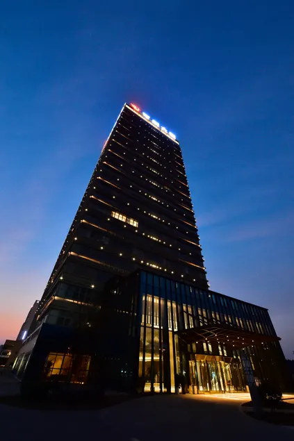 Junyue International Hotel - Image 1