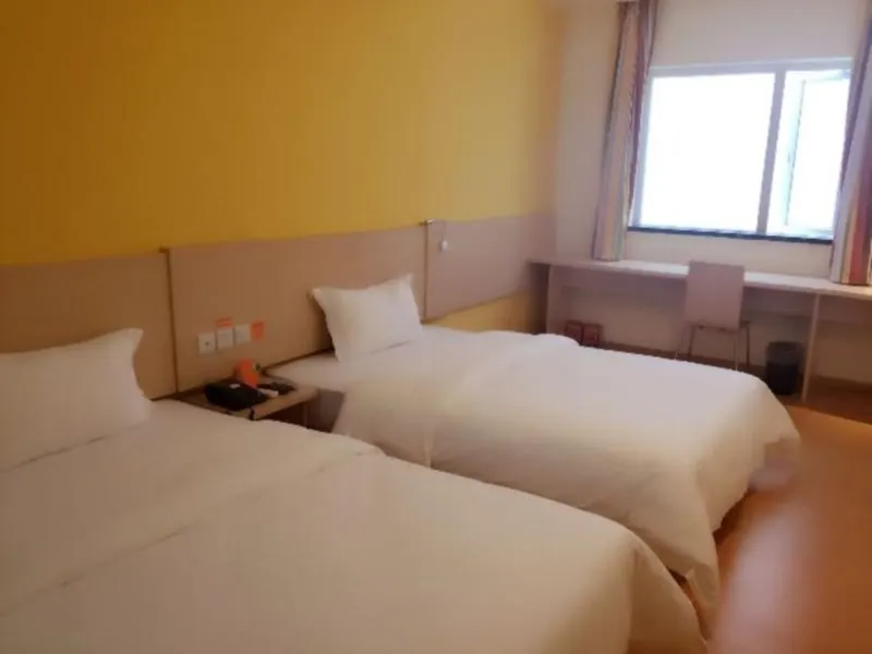 7 Days Inn Shenzhen Shajing Waterlands Resort Branch - Image 1