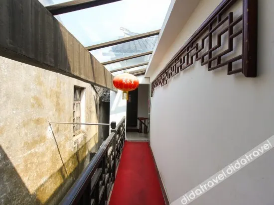 Tongli Water Theater Linhe Inn - Image 1