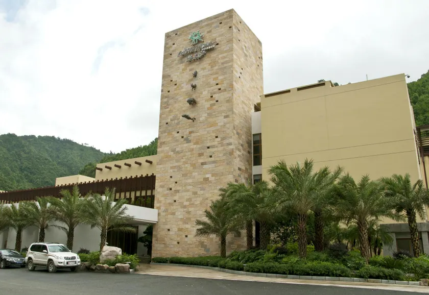 Lord Pan's Hotel - Image 1