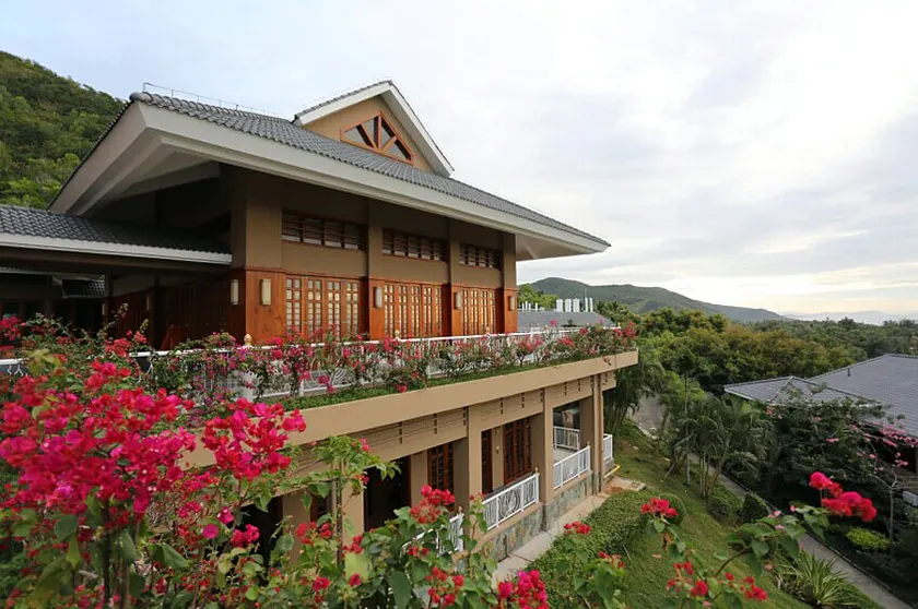Nanshan Hotel - Image 1