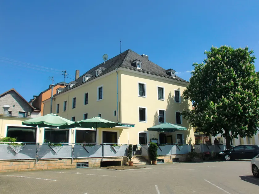 Central-Hotel Greiveldinger - Image 1
