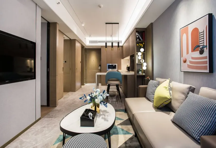 Platton Apartments - Image 1