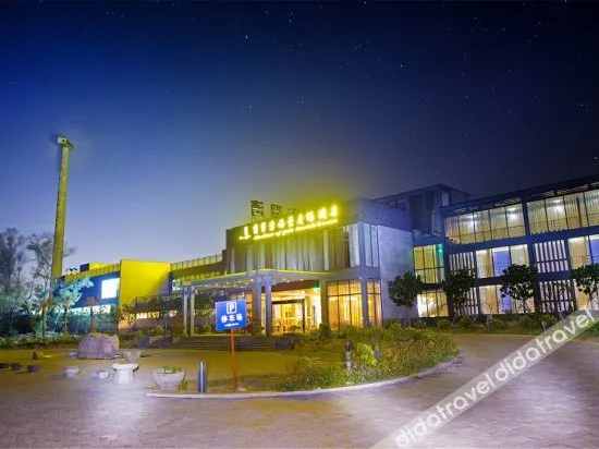 VillaJade Seaside Resort - Image 1