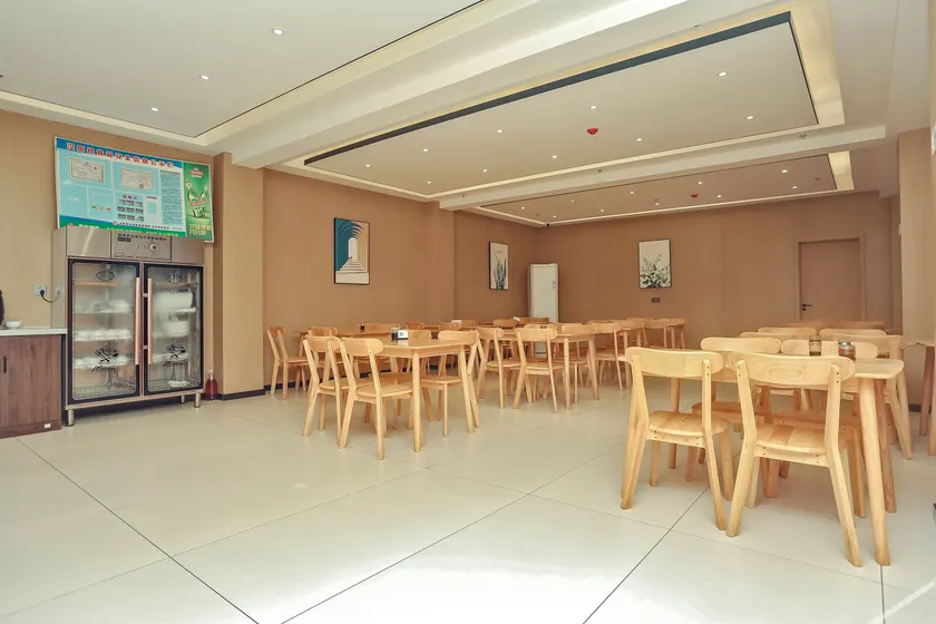 Oriental Guanlan Hotel - Image 1