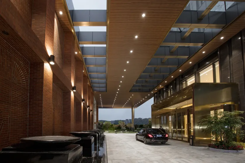 Moon Hotel - Image 1