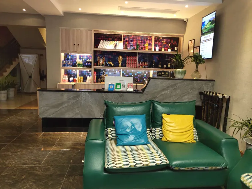 Muxi Hotel - Image 1