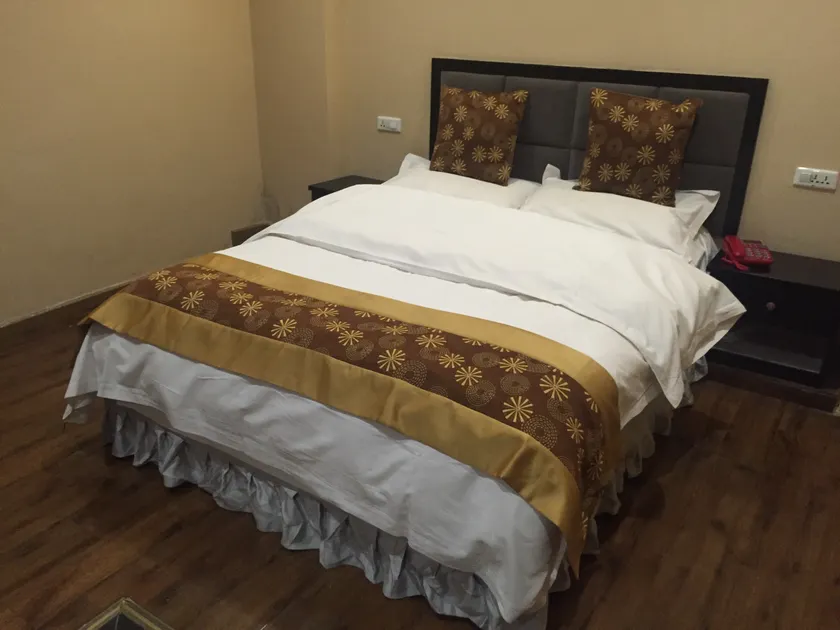 jiuyuan Hotel - Image 1