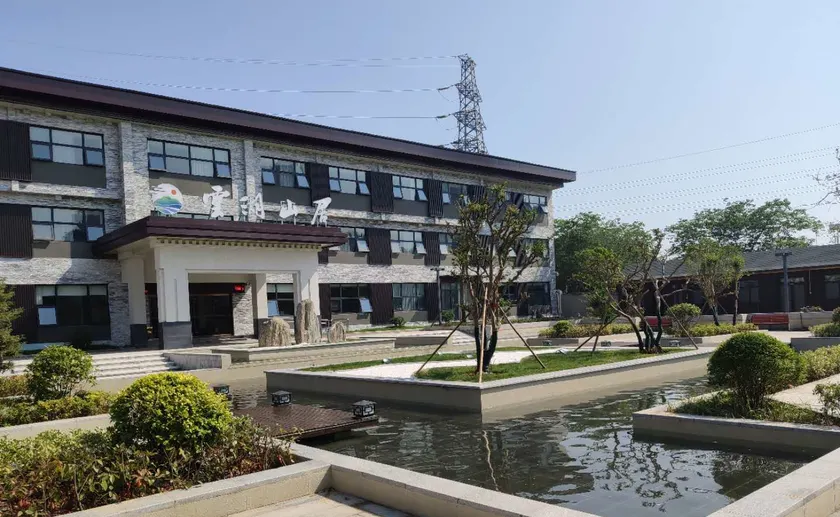 Yunhu Shanju Hotel - Image 1