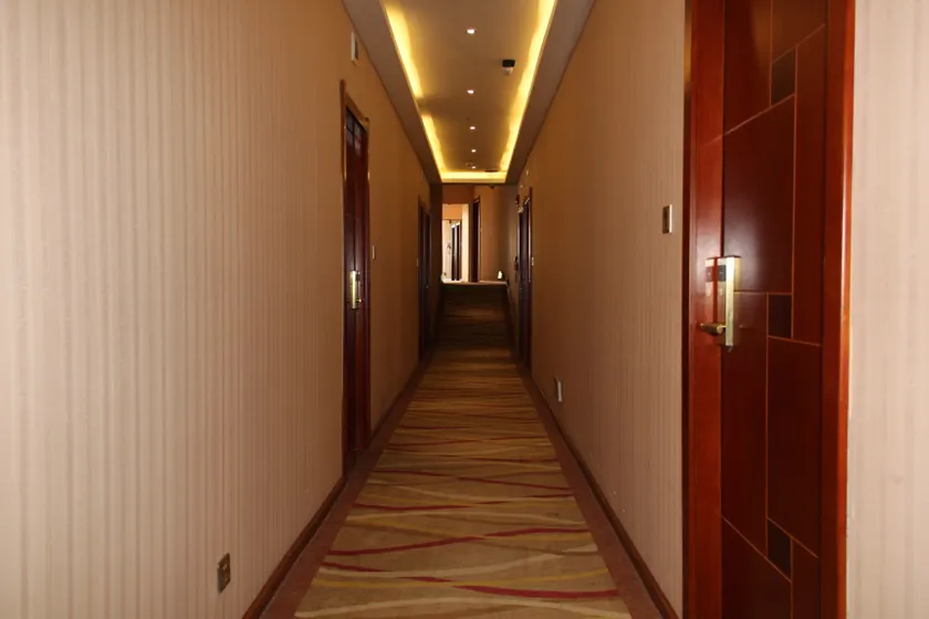 Yunyi Hotel - Image 1