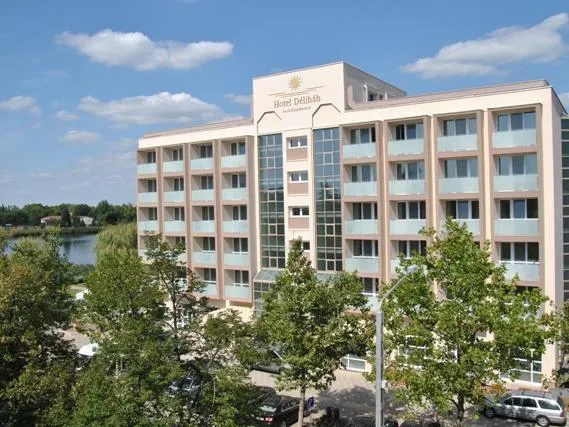 Hotel Délibáb - Image 1