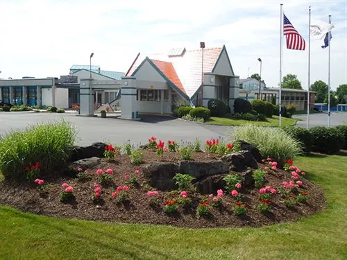 Budget Host Inn & Suites Lancaster - Image 1