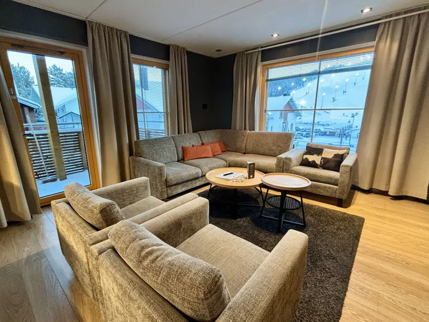 Levi Suites Levi Gold - Image 1
