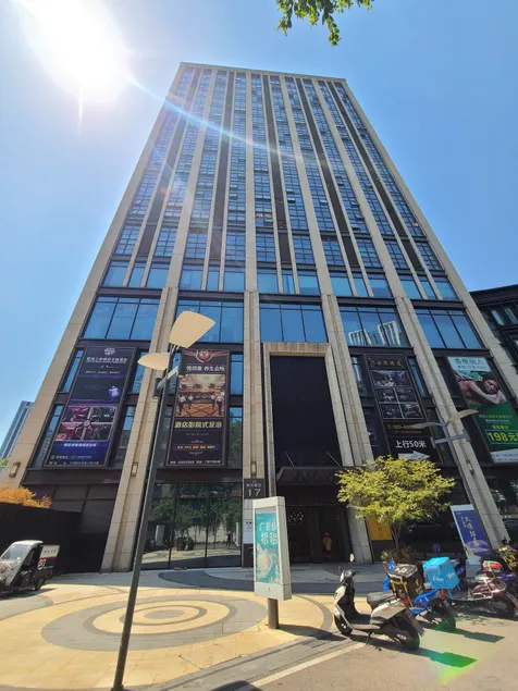 ModLaxx E-sports Hotel - Image 1