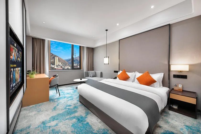 Pinghu Yuehu Hotel - Image 1