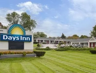Days Inn by Wyndham Middletown - Image 1
