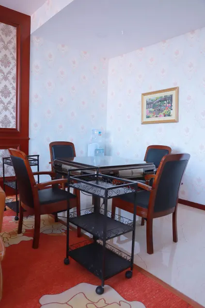Jinjiang Business Hotel - Image 1