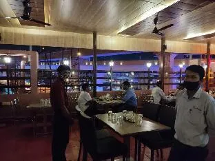 Hotel Trimurti Executive - Image 1