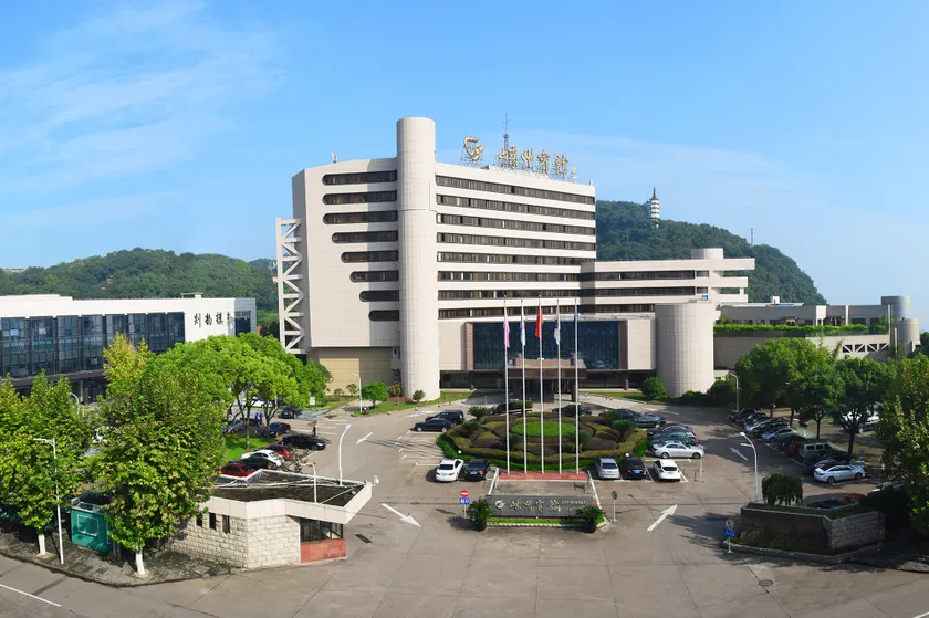 Shengzhou Hotel - Image 1