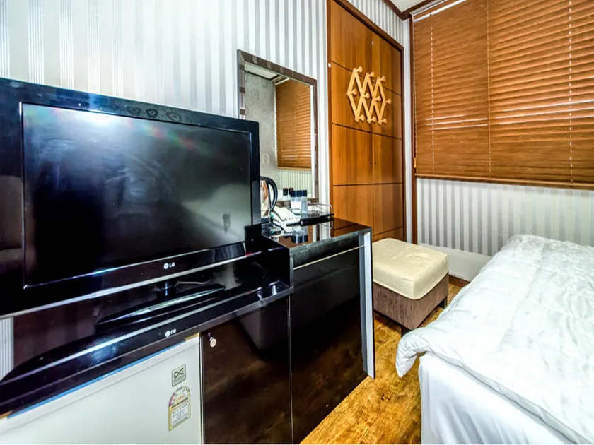Jeju International Hotel - Image 1