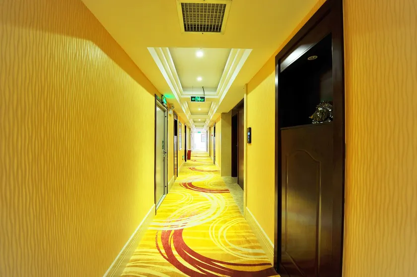 Chuxiong Xinlu Hotel - Image 1
