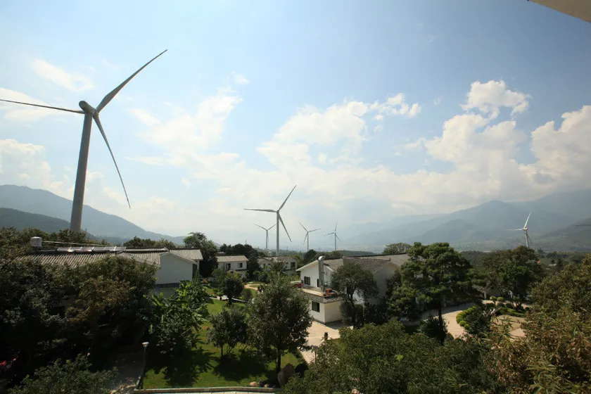 Luoji Sunshine Hotel - Image 1