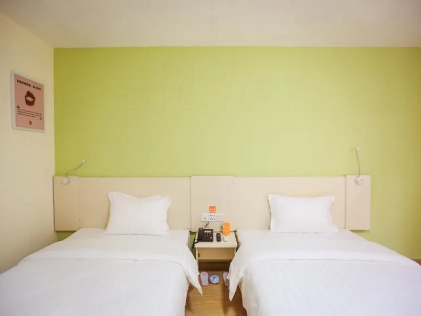 7 Days Inn Yunfu Coach Terminal Branch - Image 1