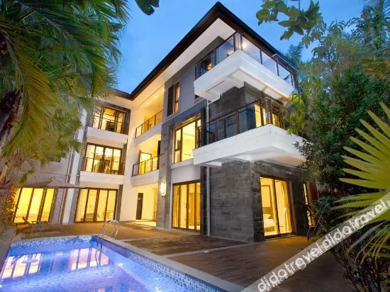 Sanya Mountain and Sea Resort Villa - Image 1