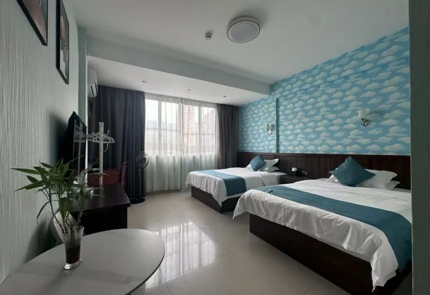 Tianlong Business Hotel - Image 1