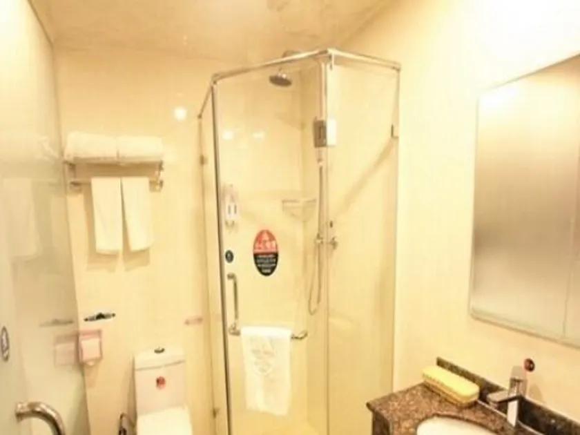GreenTree Inn LangFang WenAn ZuoGeZhuang Government HuangDaoKou Express Hotel - Image 1