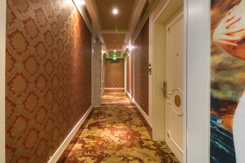 Junyi Zhijia Hotel - Image 1