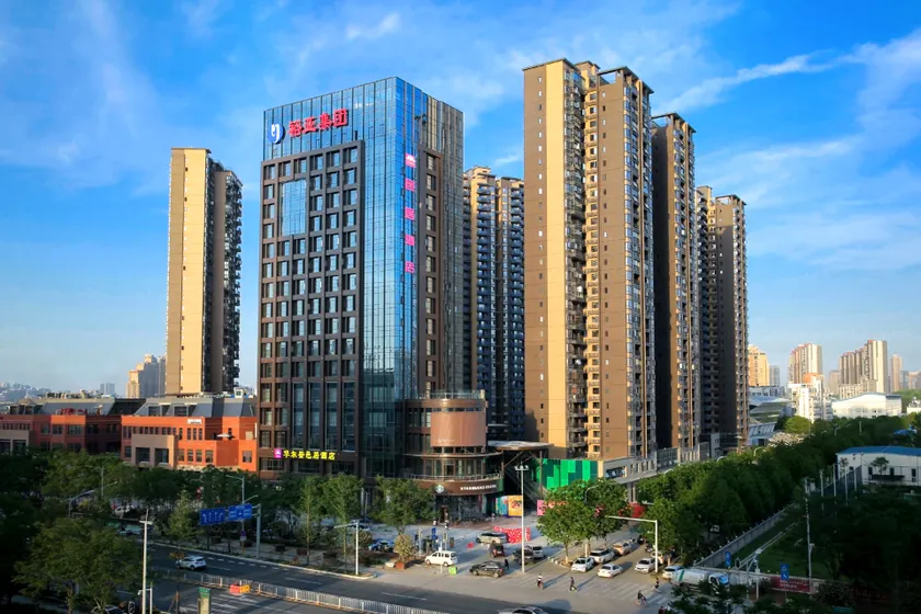 Wuhan Wellton Yiju Hotel - Image 1