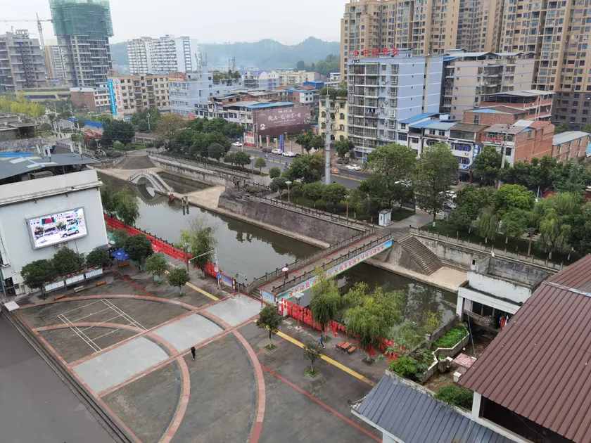 Yuesen Yimei Zhongtian Holiday Hotel - Image 1