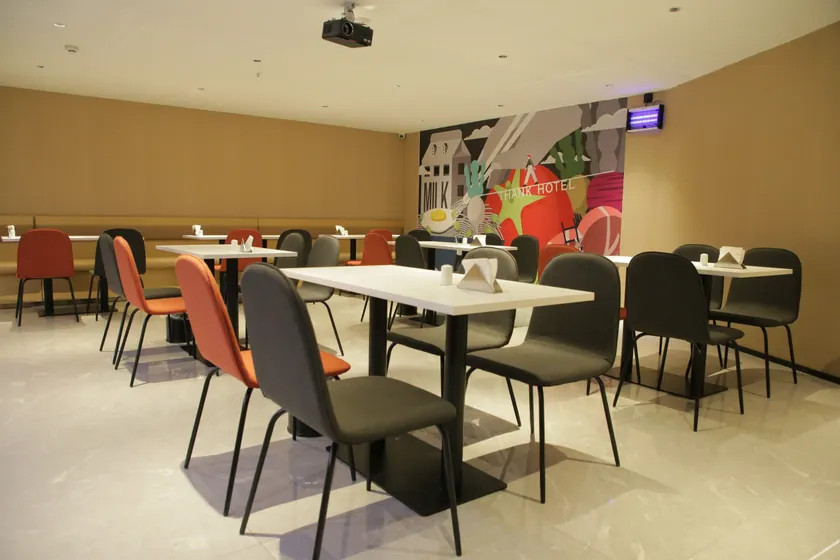 Xinpeng Boutique Hotel - Image 1